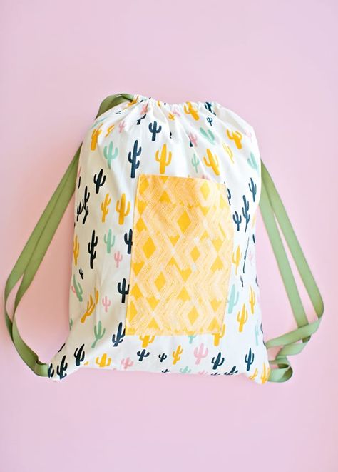 Sewing Rucksack, Rucksack Pattern, Sewing With Kids, Kids Sewing Projects, Drawstring Bag Pattern, Backpack Sewing, Kids Drawstring, Backpack Fabric, Fabric Backpack