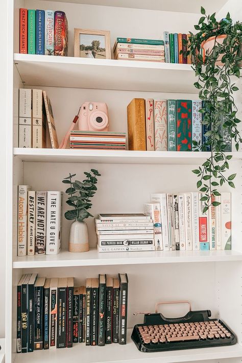 Bookcase Decor Bedroom, Light Academia Bookshelf, Books Asthetic Picture, Remote Office Setup, Light Academia Interior Design, London Studio Apartment, White Book Shelves, Academia Bookshelf, Apartment Shelves