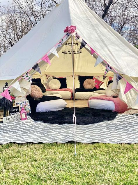 Glam Camping Birthday Party, Tent Camping Birthday Party, Glamping Birthday Party Ideas Tent Backyard Camping, Sweet 16 Glamping Bday Party, Glamping Bday Party Ideas, Backyard Glamping Birthday Party, Tp Tent Birthday Party, Kids Glamping Party, Outdoor Glamping Party