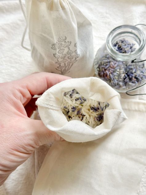 DIY Lavender Closet Sachets: Keep Your Clothes Fresh and Fragrant - Scented Sachets Diy How To Make, How To Make Lavender Sachets, Diy Sachet Bags, Lavender Sachets Diy, Lavender Closet, Lavender Stamp, Diy Lavender, Drawer Sachets, Lavender Leaves