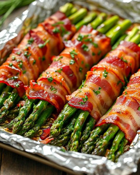 Asparagus Wrapped In Bacon, Bacon Wrapped Asparagus Recipes, Vegetarian Eating, Asparagus Wraps, Asparagus Recipes Baked, Asparagus Recipes Roasted, Wrapped Asparagus, Wrapped In Bacon, Bacon Wrapped Asparagus