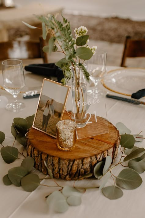 Suiteheart Table Wedding, Wedding Table Centerpieces Minimalist, Simple Boho Centerpieces, Table Decoration Ideas, Wedding Table Decoration, 2025 Wedding, Rustic Wedding Centerpieces, בר מצווה, Future Wedding Plans