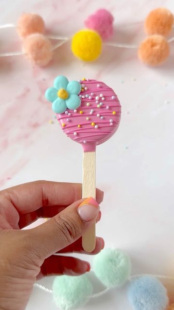 Polly Pocket Birthday Party Ideas, Polly Pocket Birthday Party, Oreo Cake Pops Recipe, Oreo Cake Pops, Tie Dye Birthday Party, Oreo Cookie Pops, Pink Cake Pops, Happy Fri-yay, Golden Oreo