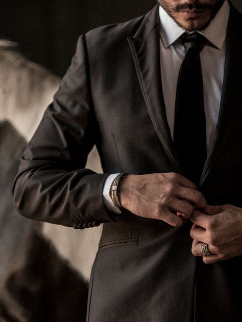 Desired by many and attained by few. A bold Italian Men’s Jewelry brand that follows no fads, no trends or fashion, and makes a powerful statement. SAURO - We Stand Apart™ Suit Aesthetic, Black Suit Men, Men Aesthetic, Gentleman Aesthetic, Suit Pin, Classy Suits, Aesthetic Outfits Men, Royal King, Classy Aesthetic