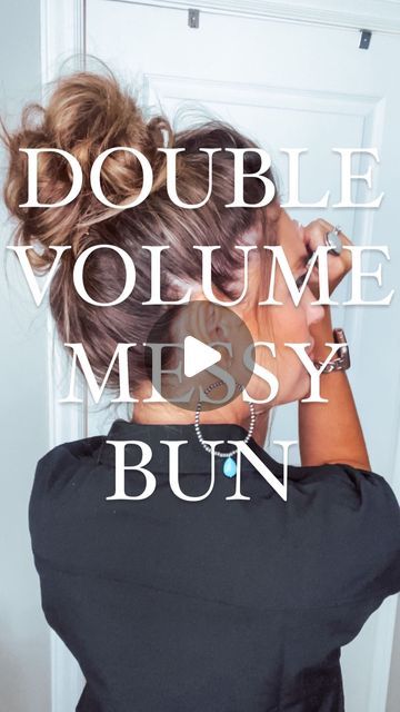 Brooke Roundy Hair Tips Makeup Tips on Instagram: "Double volume messy bun. Love this one! #messybun #hair #hairtutorial #easyhairstylr #mombun #momlife #momhair" Messy Bun Anleitung, How To Bun, Jada Facer, Messy Bun For Short Hair, Messy Bun Updo, Double Volume, Cute Messy Buns, Easy Bun Hairstyles For Long Hair, Perfect Messy Bun