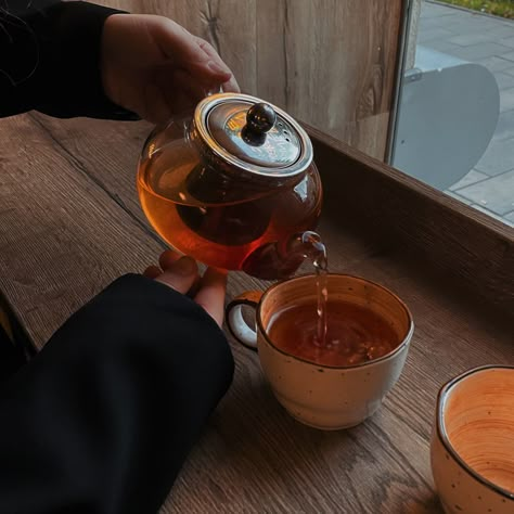 Autumn Self Care Aesthetic, Tea Asthetic Pics, Fall Drink Aesthetic, Cup Of Tea Aesthetic, Tea Core, Autumn Drinks, Cozy Core, Autumn Feeling, Tea Aesthetic