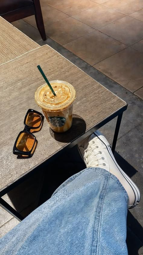 Drink Photo Instagram, Coffee Photo Ideas Instagram, Coffee Photos Instagram, Caramel Macchiato Aesthetic, Coffee Photography Aesthetic, Coffee Girl Aesthetic, Coffee Captions Instagram, Starbucks Pictures, Peace And Positivity