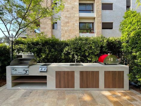 Outdoor Kitchen - Barbeque Rooftop Garden With Bbq, Outdoor Bbq Counter, Bbq Counter, Terrace With Barbecue, Outdoor Barbeque Area, Hostel Decor, Coin Barbecue, Barbeque Design, Roof Patio