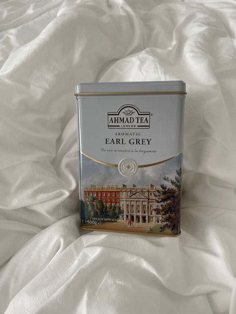 Earl grey tea on bed comforter aesthetic Earl Grey Aesthetic, Teabag Aesthetic, Earl Grey Granola, Earl Grey Tea Aesthetic, Iced Earl Grey Tea, Earl Grey Milk Tea, Book Instagram, Grey Tea, Earl Gray