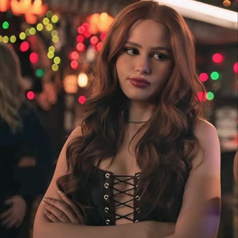 Riverdale Blossom, Cheryl Blossom Aesthetic, Cheryl Blossom Riverdale, Riverdale Cheryl, Julia Berolzheimer, Madelaine Petsch, Cheryl Blossom, Riverdale, Favorite Celebrities