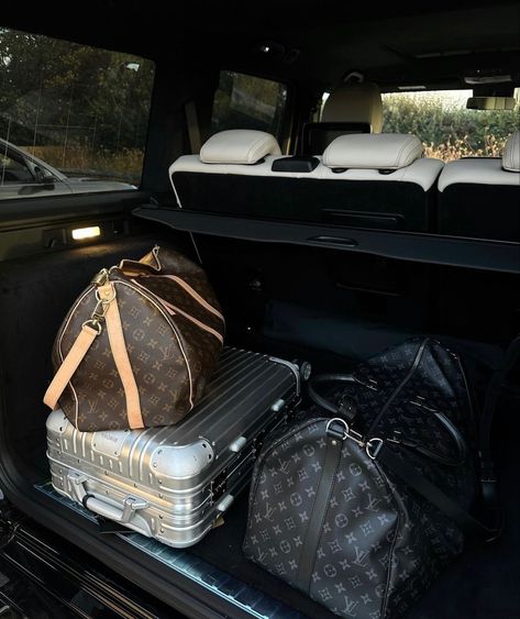 Louis Vuitton Suitcase Aesthetic, Louis Vuitton Duffle Bag Aesthetic, Louis Vuitton Luggage Aesthetic, Airport Luggage Aesthetic, Rimowa Luggage Aesthetic, Suitcases Aesthetic, Travel Luggage Aesthetic, Travel Suitcase Aesthetic, Aesthetic Luggage