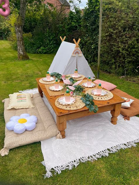 Picnic table with cushions and teepee for toddlers Picnic Birthday Party Ideas For Kids, Kids Picnic Party, Toddler Picnic, Kids Picnic Parties, Country Picnic, Picnic Birthday Party, Party Seating, Kids Picnic, Toddler Birthday Party