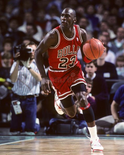 Michael Jordan Iconic Photos, Michael Jordan North Carolina, Game Image, Michael Jordan Photos, Jeffrey Jordan, Michael Jordan Pictures, Michael Jordan Jersey, Jordan Chicago, Michael Jordan Chicago Bulls