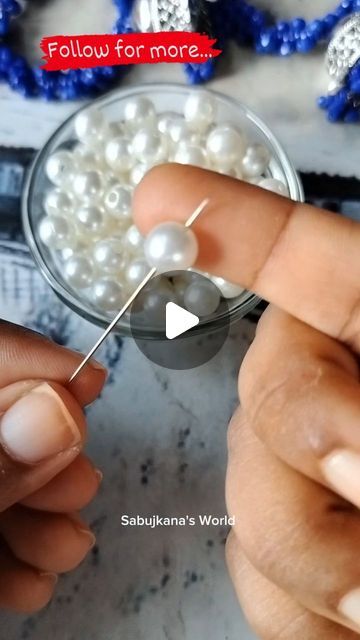 Beads Painting, Bead Painting, Diy Earrings Tutorial, Leather Macrame, Beaded Buttons, Diy Bling, Weaving Loom, Diy Buttons, Easy Diy Jewelry