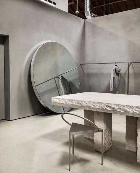 Spinzi on Instagram: “Stone, metal, mirror and concrete 🔘 the Los Angeles base of Fear of God is our kind of space . . . . @jerrylorenzo #loft #concrete…” Instagram Los Angeles, Concrete Interiors, Store Interiors, Showroom Design, Studio Interior, Retail Interior, Store Design Interior, Minimalism Interior, Table And Chair