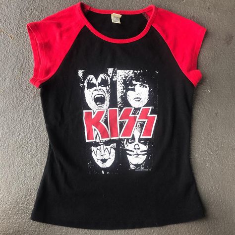 Emo 90s, Tops For Women 2023, Kiss Graphic, Clothing Anime, 2023 Aesthetic, Y2k Tops, Baby Tees Y2k, Baby Tees, Aesthetic Clothing