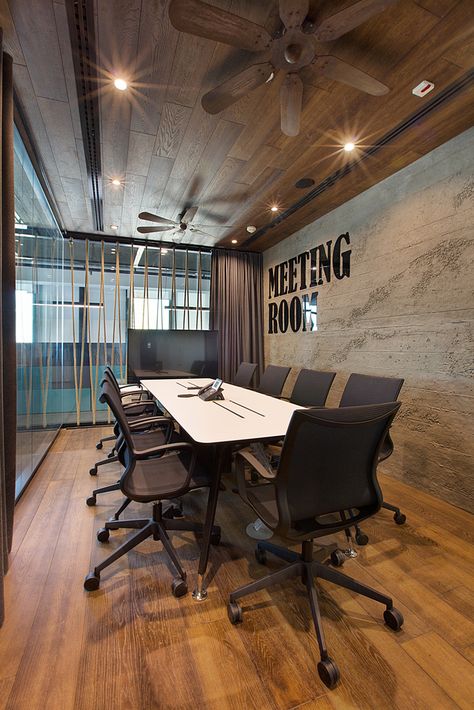 Meeting Room Design Office, Conference Room Design, Meeting Room Design, Small Office Design, Industrial Office Design, Commercial And Office Architecture, Cool Office Space, Office Design Inspiration, Modern Office Space