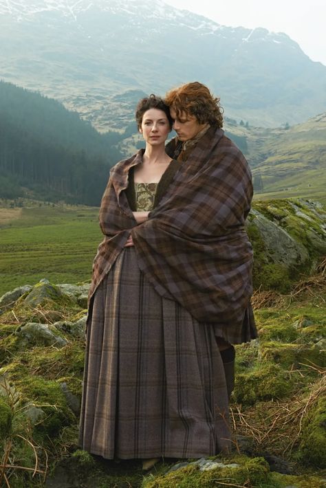 Outlander Season 1, Women Science, Sam Heughan Caitriona Balfe, Outlander 3, Jamie Fraser Outlander, Outlander Tv Series, Sam Heughan Outlander, Claire Fraser, Outlander Jamie