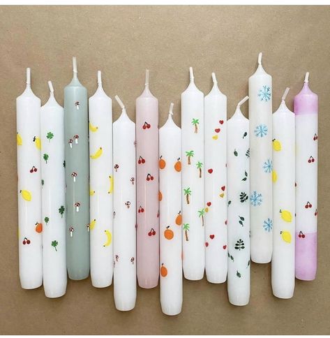 Wax Painting On Candles, Wax Painted Candles, Candle Painting With Wax Ideas, Candle Painting Easy, Drawing On Candles, Candle Wax Painting, Diy Painting Candles, Candle Art Painting, Draw A Candle