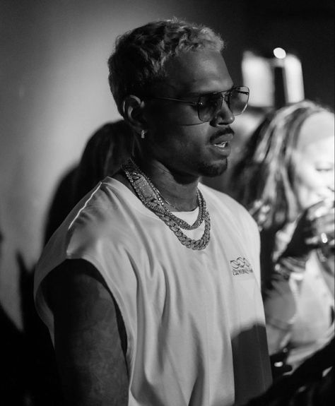 Chris Brown Wallpaper Aesthetic, Chris Brown Aesthetic, Chris Brown Photos, Brown Photoshoot, Chris Brown Photoshoot, Chris Brown Style, Chris Brown Wallpaper, Chris Brown X, Chris Brown Pictures