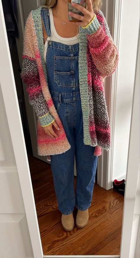 Overalls With Cardigan, Oversized Overalls Outfit, Cute Overall Outfits, Christian Girl Outfits, Cardigan Outfit Aesthetic, Overalls Outfits, Free People Overalls, Ugly Outfits, Fall Ootd