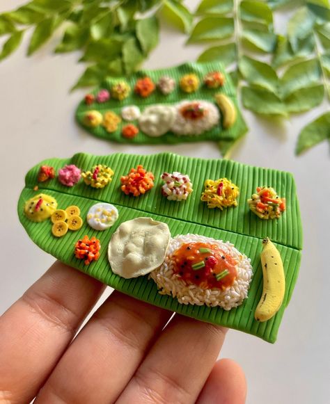 Transform Your Fridge with These Easy Clay Magnets DIY Ideas Miniature Indian Food Clay, Food Fridge Magnets, Miniature Fridge, Super Clay, Indian Things, Handmade Food, Food Indian, Fairy House Crafts, Clay Moulding