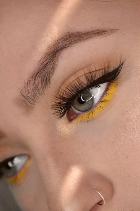 Yellow Eye Makeup, Under Eye Makeup, Pop Of Yellow, Yellow Makeup, Cute Eye Makeup, Eye Makeup Pictures, Under Eyes, Pinterest Makeup, Colorful Eye Makeup