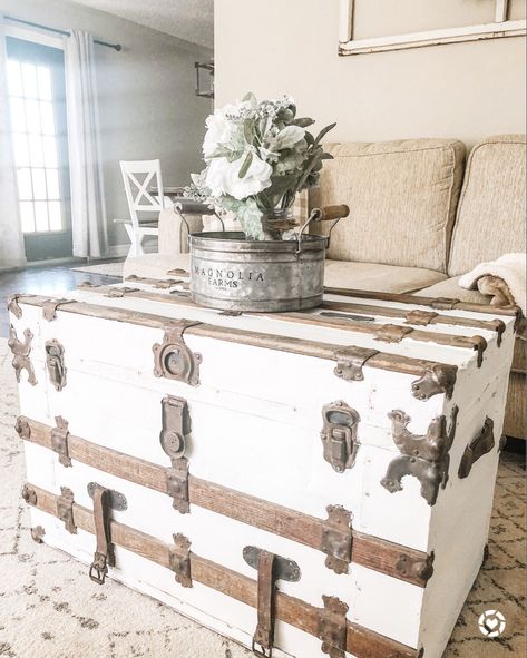 Vintage Steamer Trunk Makeover, Old Steamer Trunk Ideas Repurposed, Painted Steamer Trunk, Wood Trunk Makeover, Painted Trunks Ideas, Refurbished Chest Trunks, Steamer Trunk Ideas Repurposed, Old Trunks Makeover, Diy Steamer Trunk