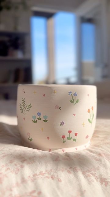 Paint A Pot, Painted Flower Pot, Clay Cafe, Mug Painting, Diy Pottery Painting, Painting Pottery, Pottery Painting Ideas, Color Me Mine, Pot Painting