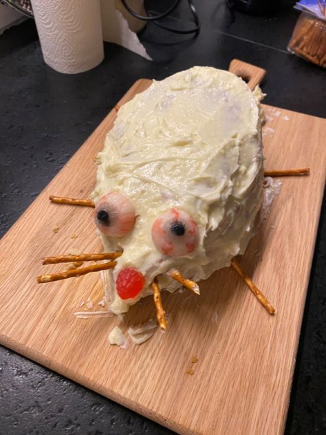 Goofy Cake, Cursed Cakes, Funny Cakes, Hedgehog Cake, Ugly Cakes, Cake Fails, Funny Birthday Cakes, Hamburger Helper, Crazy Funny Pictures