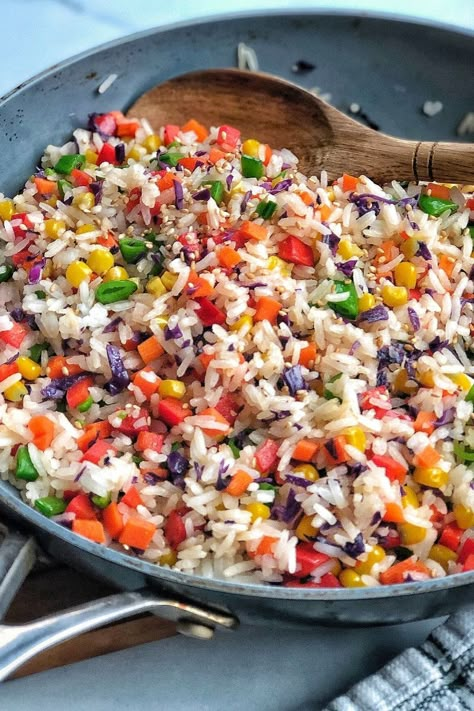 Rainbow Meals, Rainbow Eating, Spanish Chicken And Rice, Rainbow Picnic, Rainbow Diet, Chicken And Rice Recipes, Eating The Rainbow, Rainbow Recipes, Protein Options