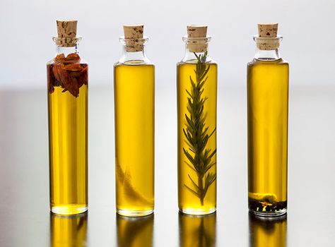 DIY infused olive oils will still be a thing. | These Are Going To Be The 16 Biggest Food Trends In 2016, According To Pinterest Diy Wedding Gifts, Infused Olive Oil, Olive Oils, Flavored Oils, Herbal Infusion, Infused Oils, Edible Gifts, The Raven, Food Trends