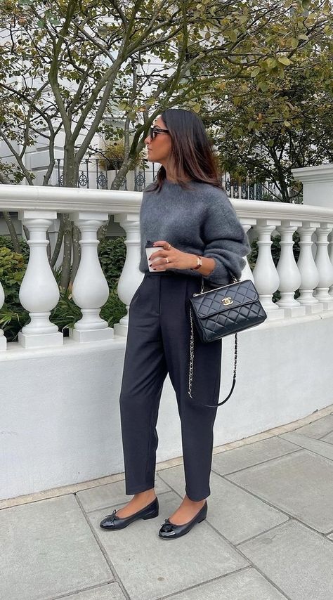 Nike Air Max 270 Women, All Black Fashion, November 3, Street Style Chic, Formal Style, Casual Winter Outfits, Cute Simple Outfits, Fashion Lookbook, Classy Women