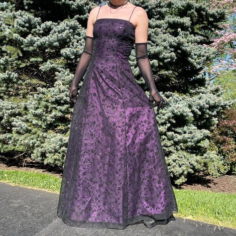 Midsummer Dresses, 90s Prom Dresses, Prom Dress Inspo, Purple Prom Dress, Vintage Prom, Prom Dress Inspiration, Prom Dresses Vintage, Pretty Prom Dresses, Fairytale Dress