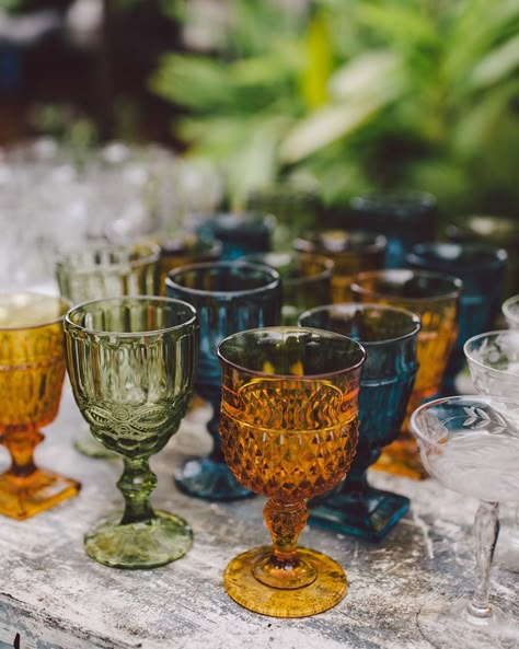 Tinted Glass Wedding Decor, Vintage Colored Glass Wedding, Antique Glass Wedding, Vintage Glass Cups Wedding, Vintage Glasses At Wedding, Antique Colored Glassware, Thrifted Cocktail Glasses, Vintage Whiskey Glasses, Wedding Vintage Glassware