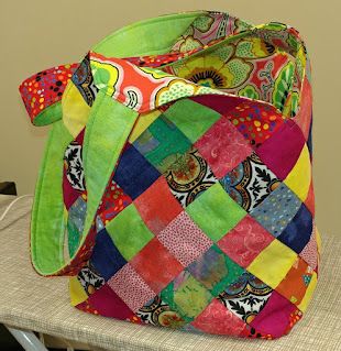 QuiltNotes Learning Center - Beginner's Guide to Quiltmaking: How to Make a Mondo Bag Mondo Bag, Quilted Bags, Sewing Machine Cover, Bags Sewing, Knitting Project Bag, Bags To Make, Tote Bags Sewing, Beginner Sewing Projects Easy, Small Sewing