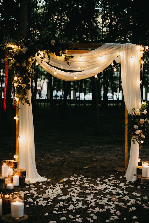 Wedding Photo Booth Simple, Wedding Ceremony Archway, Wedding Arch With Tulle, Wedding Arch Photo Booth, Wedding Arch With Lights And Tulle, Wedding Arches With Lights, Wedding Arbors Outdoor Ceremony Arch, Simple Outdoor Wedding Decoration Ideas, Square Arbor Wedding