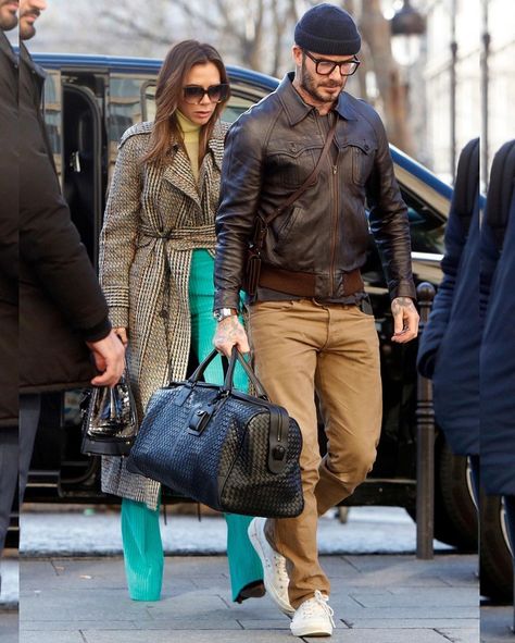 @davidbeckham and @victoriabeckham show off their street style in Paris! #DavidBeckham #VictoriaBeckham Photo: Backgrid David Beckham Outfit, David Beckham Style Outfits, Gentleman Mode, David Beckham Style, Stylish Celebrities, Stylish Couple, Leather Jacket Outfits, Mens Fashion Week, Jane Birkin