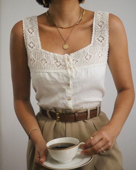 Lady L. Vintage | Stunning milk Ralph Lauren linen blouse. The most beautiful crochet knit neckline and pure linen fabric. Now listed. (Sold) | Instagram Ralph Lauren Linen, Lady L, Vestidos Vintage, Linen Blouse, Pure Linen, Beautiful Crochet, Sewing Inspiration, Vintage Tops, Linen Fabric