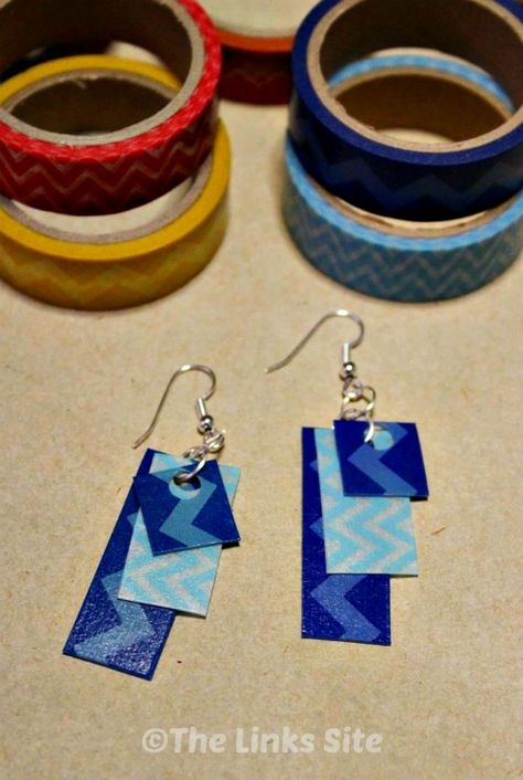 Duct Tape Crafts, Washi Tape Crafts, Plastic Earrings, Paper Earrings, Recycled Jewelry, Creation Couture, Tape Crafts, Paper Jewelry, Plastic Jewelry