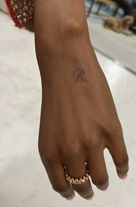 Small Girly Tattoos, Tiny Tats, Hand And Finger Tattoos, Petite Tattoos, Initial Tattoo, Hand Tattoos For Women, Small Hand Tattoos, Classy Tattoos, Discreet Tattoos