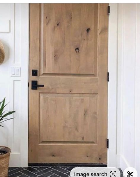 Stained Knotty Pine Interior Doors, Solid Wood Doors Interior, Stained Knotty Pine, Natural Wood Doors, Door Styles Interior, Usi Interior, Diy Carpentry, Pine Interior Doors, Pine Interior