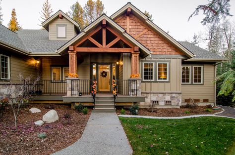 Aspen Homes, Mountain Home Exterior, Aspen House, Porch Remodel, Paint Color Ideas, Exterior House Color, Craftsman Exterior, Cabin Exterior, Home Exterior Makeover