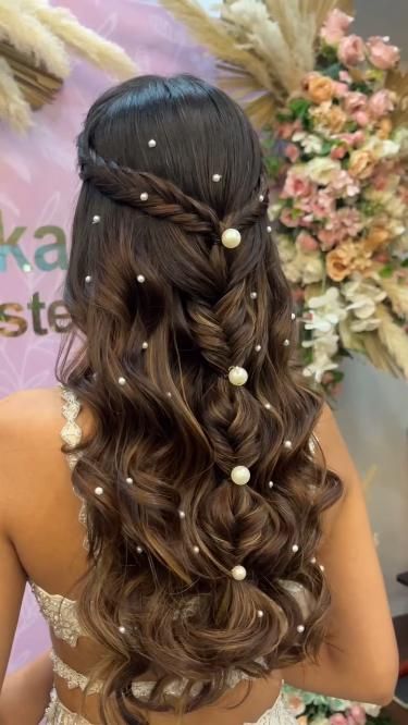 #BraidInspiration#BraidGoals#BraidMagic#BraidQueens#BraidArtistry#BraidPerfection#BraidLove#BraidEnvy#BraidMasterpiece#BraidBeauty#BraidObsession#BraidGlam#BraidChic#BraidTrends#BraidAddict#BraidFashion#BraidElegance#BraidGoddess#BraidSlay#BraidGameStrong Hairstyles With Gowns Indian, Wedding Hairdos, Hairstyle Indian, Reception Hairstyles, Butterfly Hairstyle, Hair Style On Saree, Hair Style Vedio, Engagement Hairstyles, Traditional Hairstyle