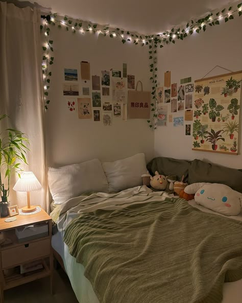 swipe to see ☀️ to 🌙 🛏️🌿✨ presenting the view behind my desk! what’s behind your desk? 👀🍃 introducing another space in my cozy bedroom: my comfy bed which is 3 times my size 😆 I’ve been spending a lot more time on my bed these days which is probably not a great thing 🤣 maybe I made my bed too cozy🤔 🏷️🌿 #bedroom #bedroominspo #bedroomideas #pinterest #pinterestinspired #cozybedroom #roominspo #greenaesthetic Comfy Cute Bedroom, Bedroom Decor Comfy, Cute Comfy Room Ideas, Bedroom Ideas For Small Rooms Queen Bed, Room Decor Ideas Single Bed, Bedroom Tiny Space, Small Bedroom With Computer Desk, Room Decor Bedroom Wood Furniture, 12by12 Bedroom Ideas