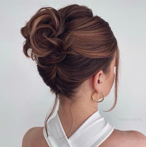 60 Creative Updo Ideas for Short Hair High Updos For Short Hair, Chignon For Medium Length Hair, High Elegant Bun, High Updo For Short Hair, Short Hair Styles Elegant Classy, Party Updos For Short Hair, Cocktail Updo Hairstyles, Loose High Bun Wedding Hair, High Up Dos For Medium Hair