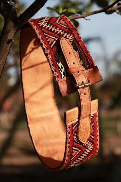 Moroccan woven leather belt #belt #boho #leather Natural Accessories, Ethnic Bag, Handmade Leather Belt, Iranian Women Fashion, Tablet Weaving, Wide Leather Belt, Fashion Belts, Leather Projects, Fabric Jewelry