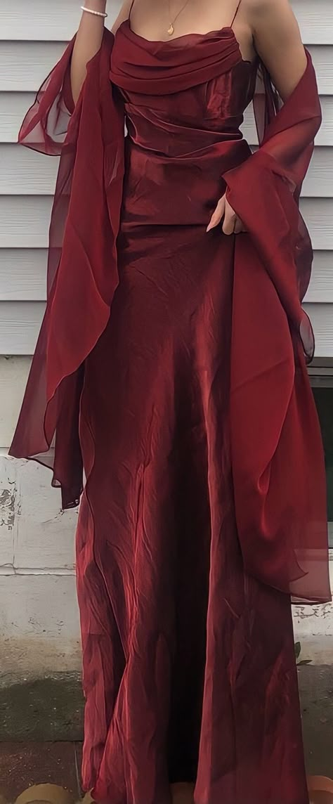 Burgundy Prom Dress Long, Burgundy Prom Dresses, Prom Dress Pictures, Burgundy Prom, Simple Prom Dress, Burgundy Prom Dress, Prom Dress Inspiration, Pretty Prom Dresses, Note Box