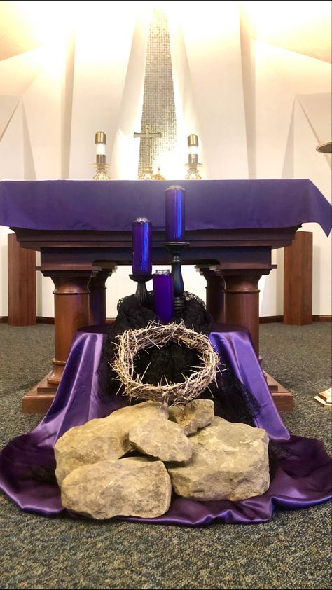 I designed this at the altar of my church to celebrate Lent Lenten Altar Decorations Catholic Churches, Ash Wednesday Decorations For Church, Lenten Decorations For Church, Lent Altar Decorations, Catholic Church Easter Decorations, Easter Altar Decorations, Easter Church Flowers, Lent Decorations, Advent Church Decorations