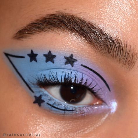 Cute Star Makeup, Makeup Looks Star, Star Stamp Makeup, Graphic Eyeliner Star, Makeup With Stars Stamp, Star Eyeliner Stamp Looks, Smoky Eyes, Indie Makeup, Drag Make-up